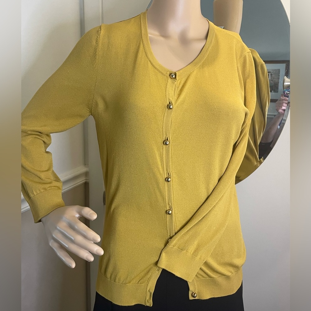 Carmen Marc Valvo olive cardigan sweater Size M, NWOT